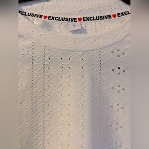 White Eyelet Knit Top T-shirt (New No Tag) Cottagecore, Pattern